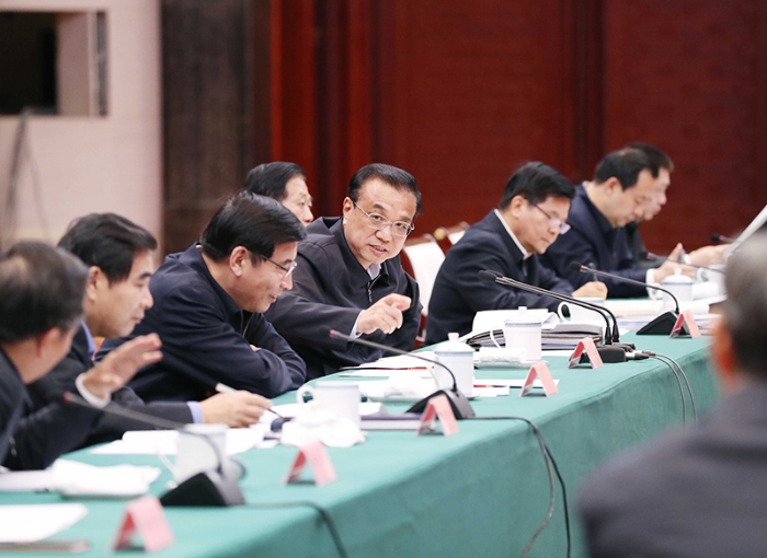 李克强主持召开部分省份经济形势和保障基本民生座谈会、