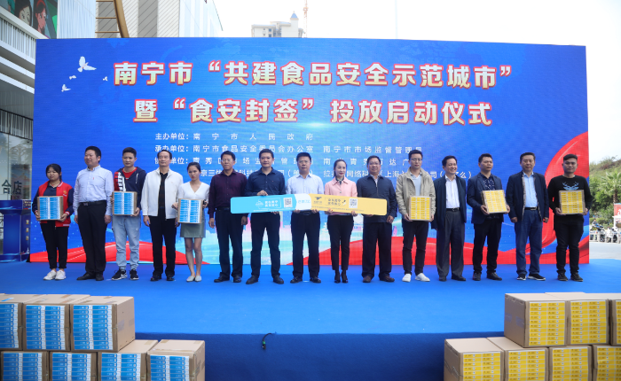 图为活动现场。 何正君摄.png