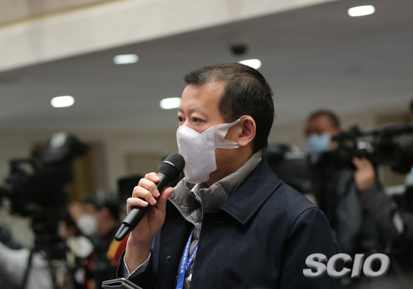 日本共同社记者提问（焦非 摄）