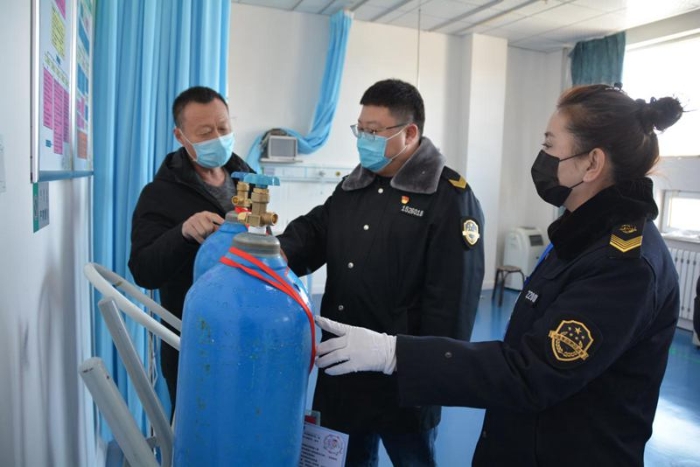 内蒙古西乌旗市场监管局开展医用氧气、医用集中供氧系统分子筛设备安全生产专项检查
