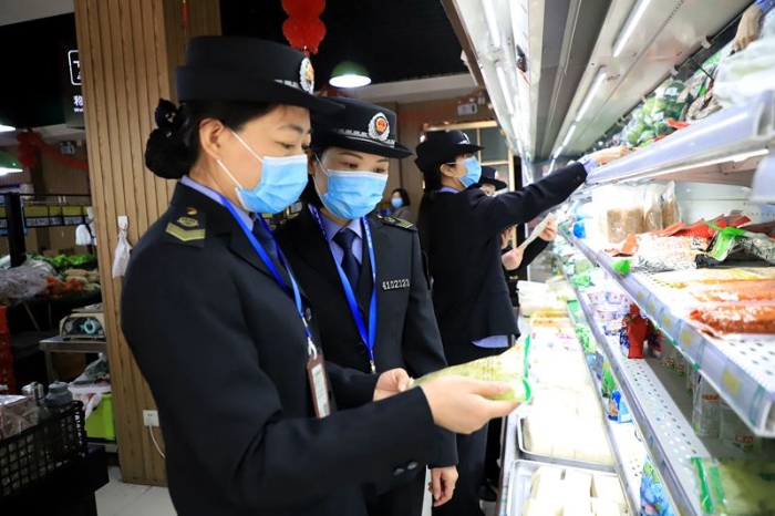 河南省开封市市场监管局示范区分局开展食品安全专项整治