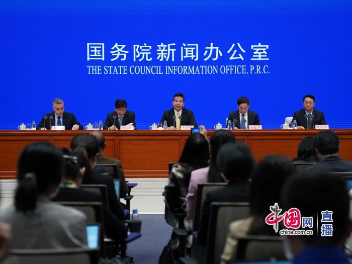 国新办就中国关于抗击疫情的国际合作情况举行发布会
