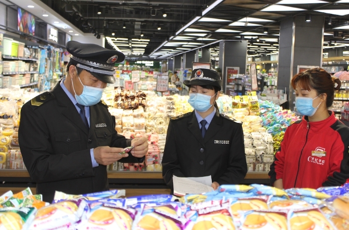 河南开封开展农村销售环节食品安全专项治理