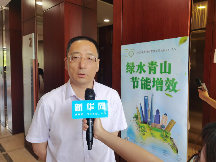 老盛昌董事长余维明接受新华网采访。