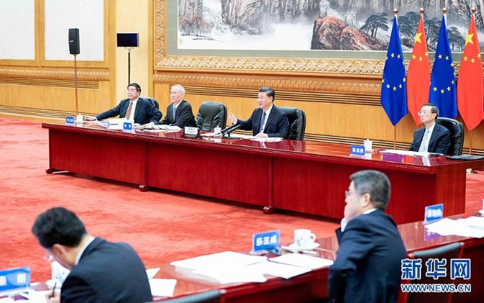 　　9月14日晚，国家主席习近平在北京同欧盟轮值主席国德国总理默克尔、欧洲理事会主席米歇尔、欧盟委员会主席冯德莱恩共同举行会晤，会晤以视频方式举行。 新华社记者 李涛 摄