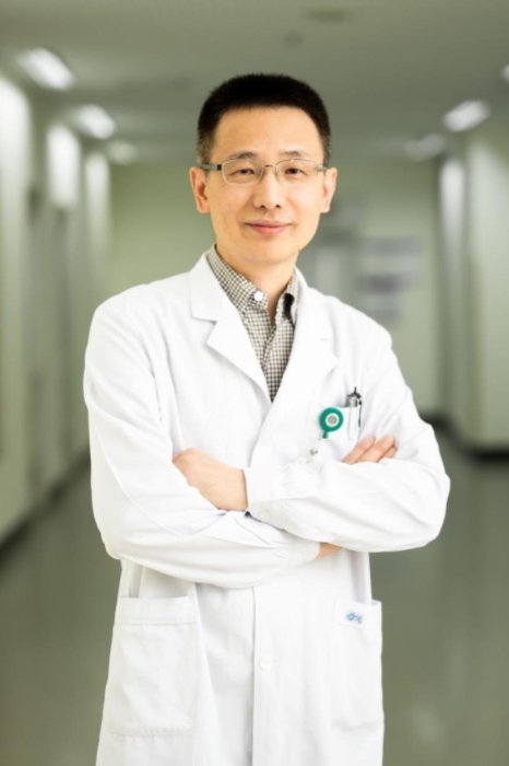 图为北京协和医院妇科肿瘤中心主任、中华医学会妇科肿瘤分会副主任委员向阳教授。