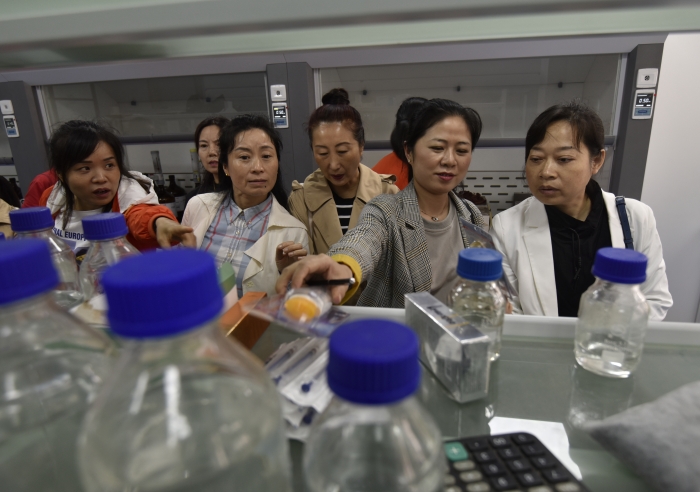 图为活动现场。