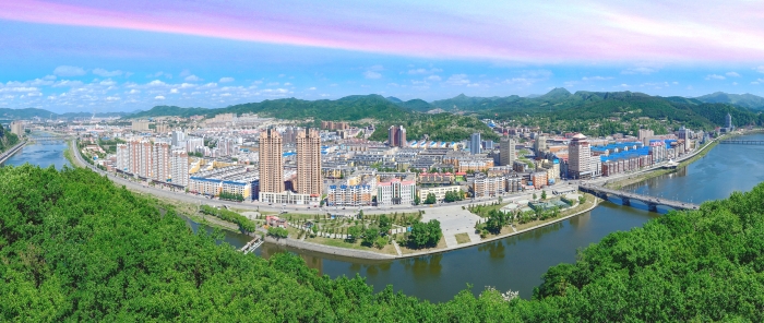 图1为全国首个“中国医药城”——吉林省通化市。 
