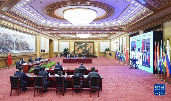 9月9日晚，金砖国家领导人第十三次会晤以视频方式举行。国家主席习近平在北京出席会晤并发表重要讲话。新华社记者 殷博古 摄