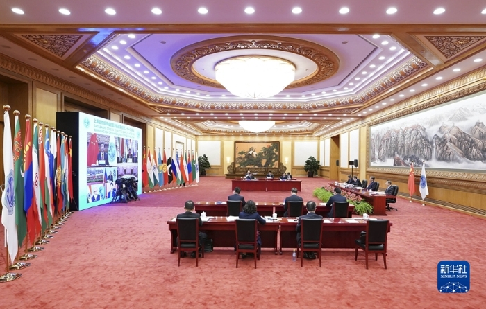 9月17日，国家主席习近平在北京以视频方式出席上海合作组织成员国元首理事会第二十一次会议并发表重要讲话。 新华社记者申宏摄