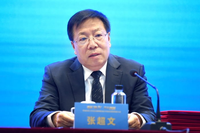 中国行业报协会会长张超文大会发言。