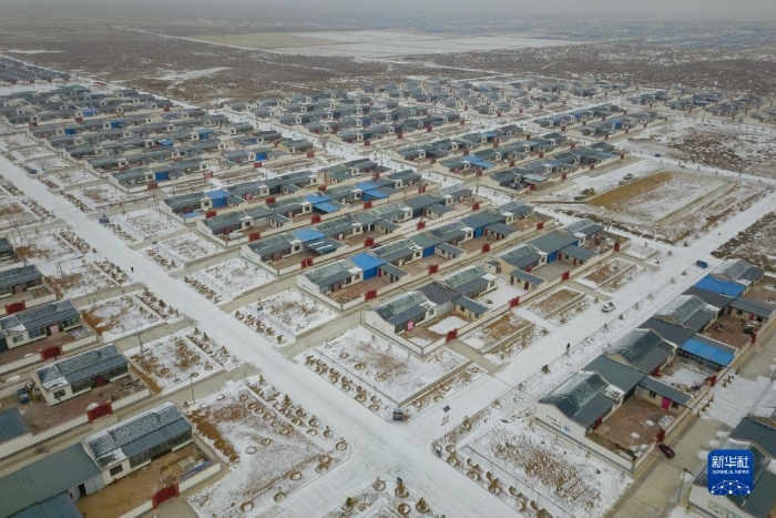 这是甘肃省武威市古浪县黄花滩生态移民区富民新村（无人机照片，2020年1月15日摄）。新华社记者 马希平 摄