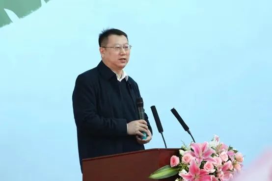 省药监局党组书记、局长李劲松出席哈药集团有限公司大健康研究院揭牌仪式
