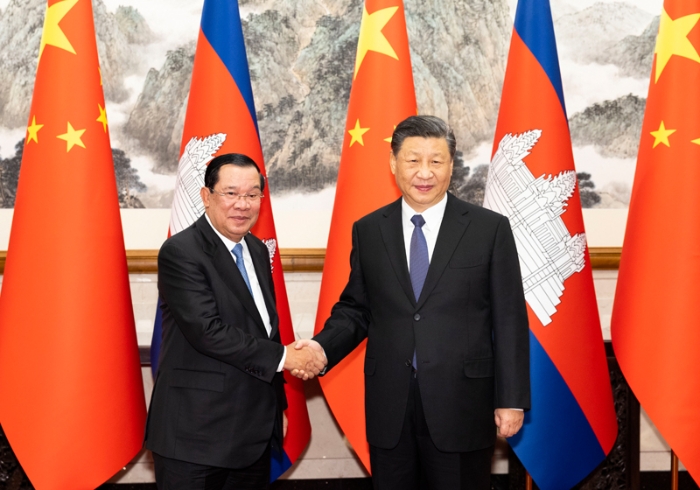 2月10日，国家主席习近平在北京钓鱼台国宾馆会见柬埔寨首相洪森。新华社记者 黄敬文 摄