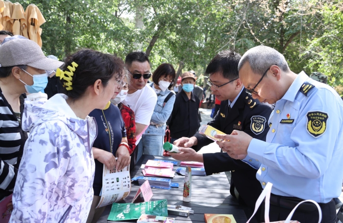 图为宣传活动现场