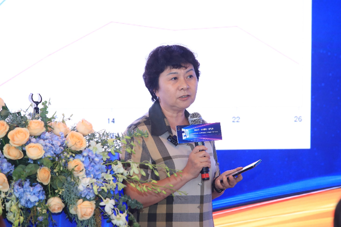 贺佳教授进行数据结论解析