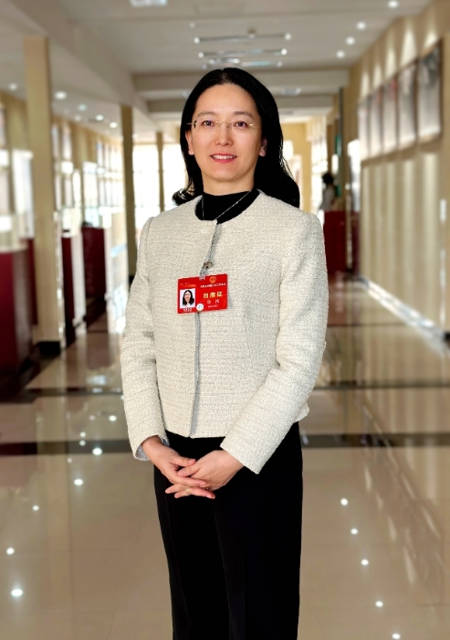 全国人大代表、齐鲁制药集团总裁李燕