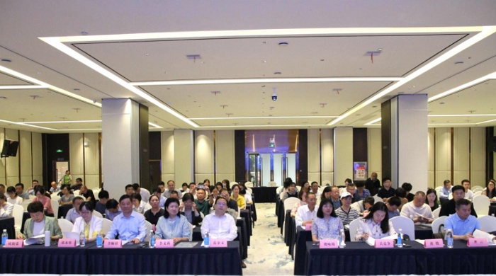 图为中药材标准修订大会现场。 图为中药材标准修订大会现场。