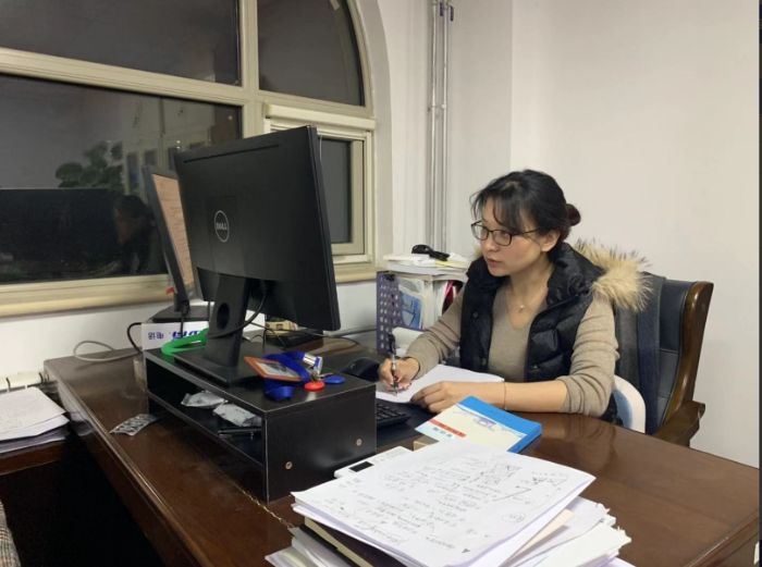工作人员放弃春节休假，加班加点对相关产品开展产品检验和审评审批