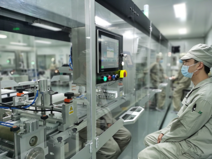 "东北制药生产运营中心主任王维琳介绍道,尤其是辽宁方大集团入主东北