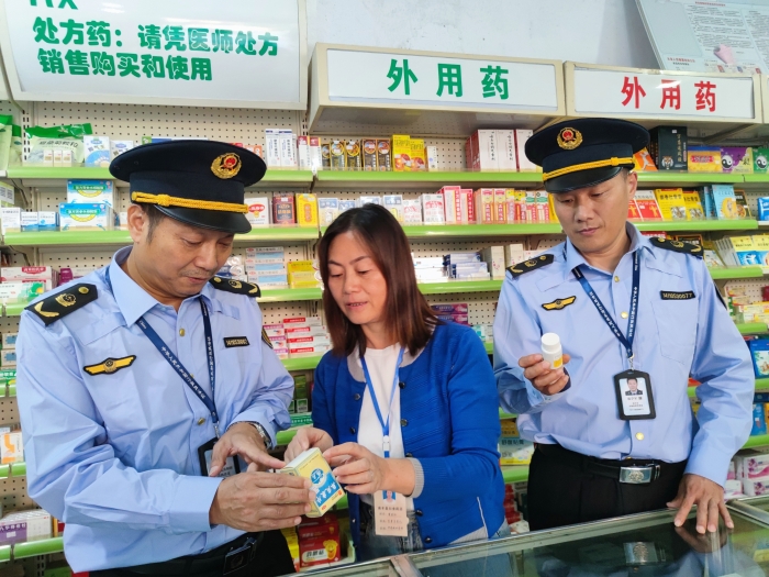 南丰加强药品安全检查2